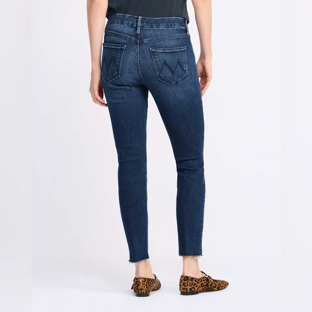 MOTHER The Looker Ankle Fray High Waisted Jeans Size 26 - Picture 2 of 10